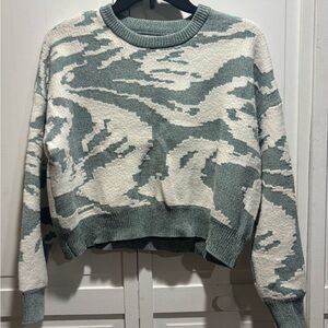 William Rast Women's Green and‎ White Sweater size small